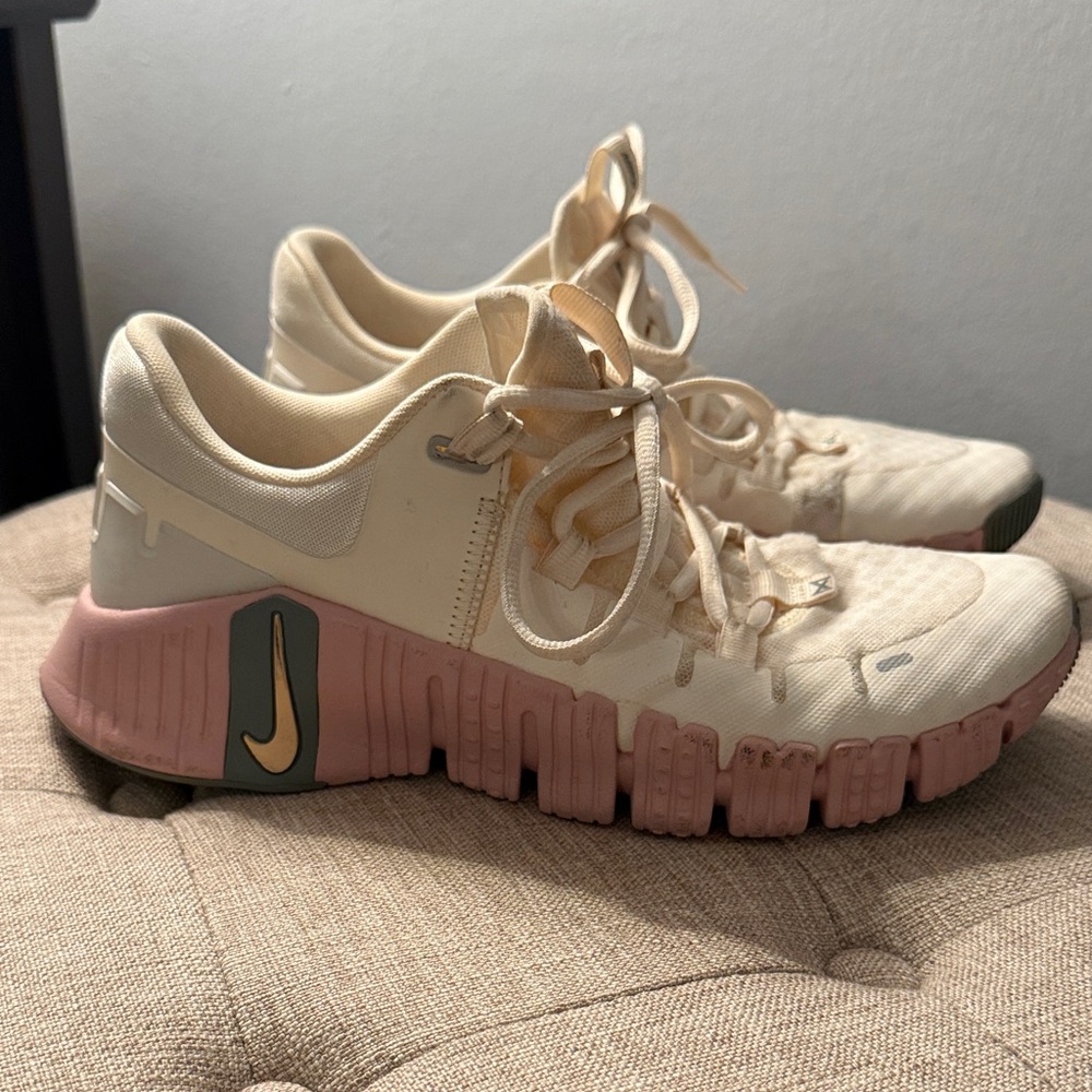 Nike Women's Metcon Cream and Pink Athletic Sneakers